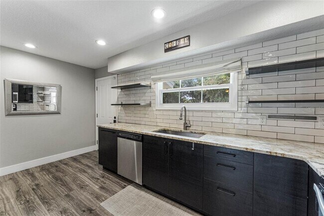 Building Photo - 2351 Westminster Ct