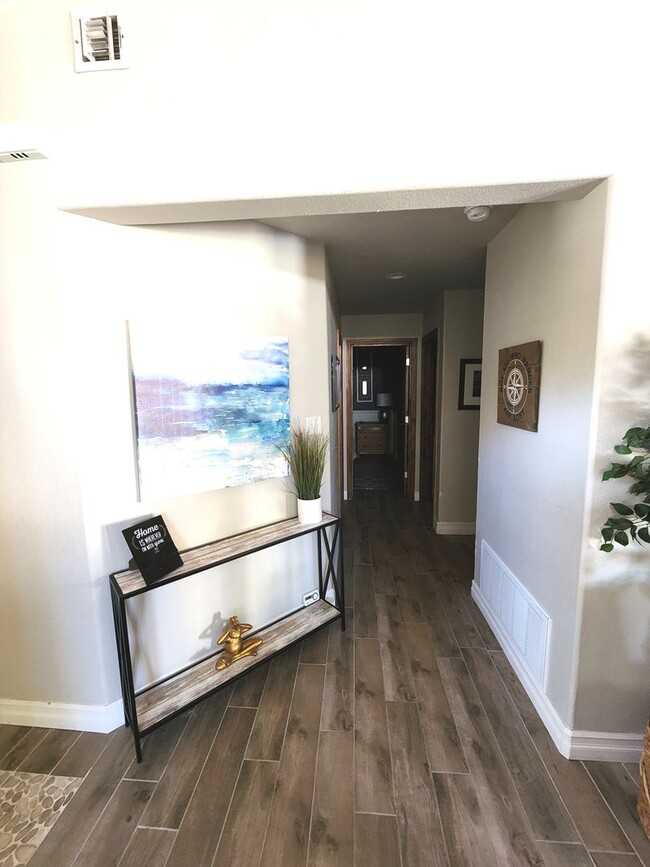 Building Photo - Amazing Fully Furnished Rental with Pool & Spa