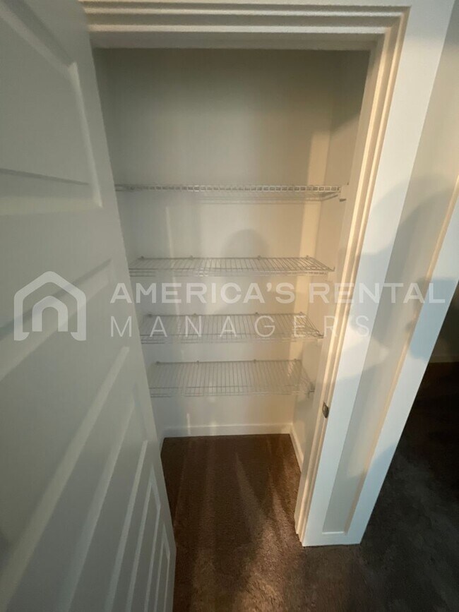 Building Photo - Home for Rent in Oak Grove, AL!!! Availabl...