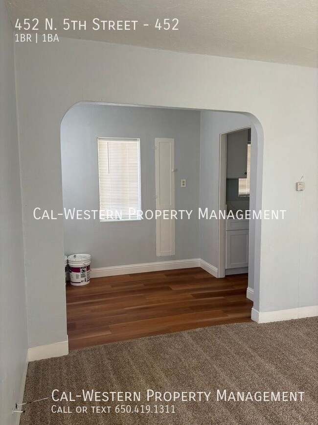 Building Photo - 452 N 5th St