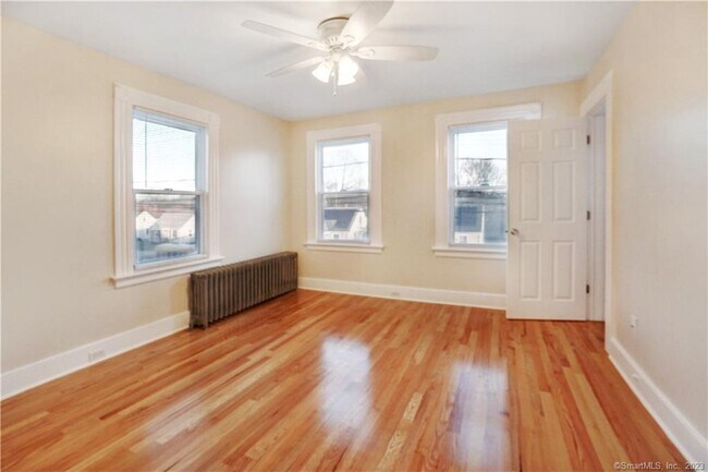 Building Photo - 132 Hemingway Ave