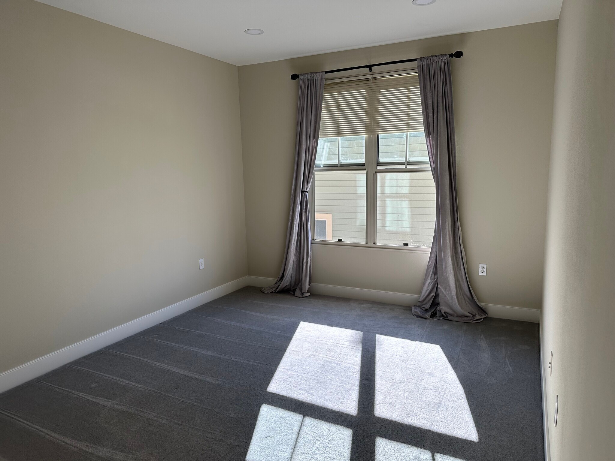 Primary Bedroom - 30 E Julian St