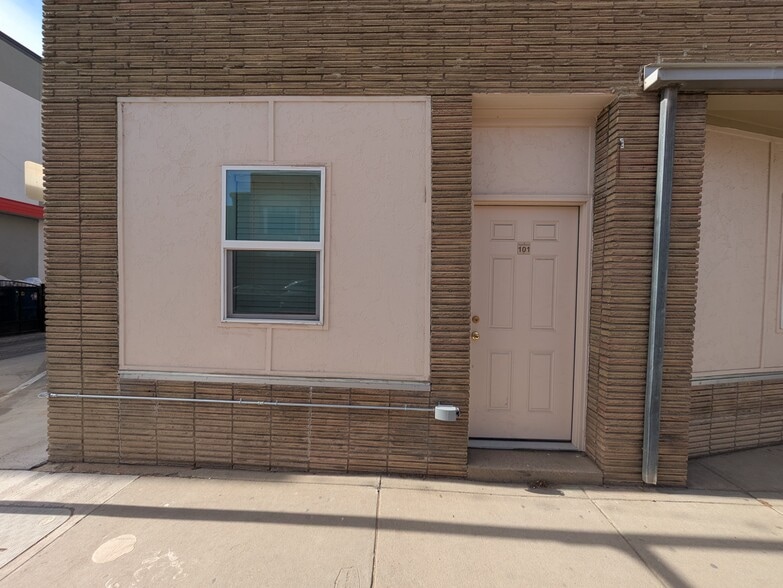 Unit 101 Main Entryway - Lincoln Hotel Apartments