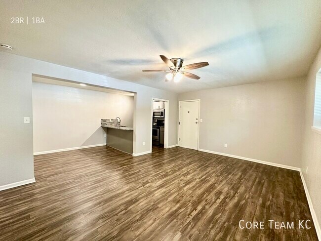 Building Photo - 703 E 40th St
