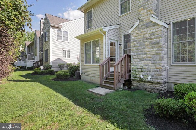 Building Photo - 11 Wedgewood Ct