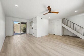 Building Photo - South Tempe 3BR Townhome w/ Private Yard, W/D & Parking