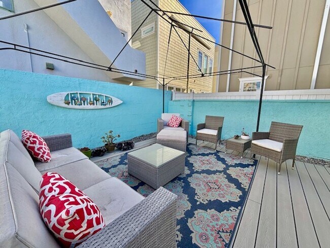 Building Photo - 3628 Ocean- MFR