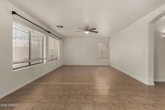 Building Photo - 12682 W Hollyhock Dr