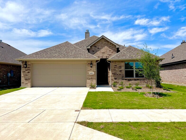 Primary Photo - 4428 Mill Falls Dr