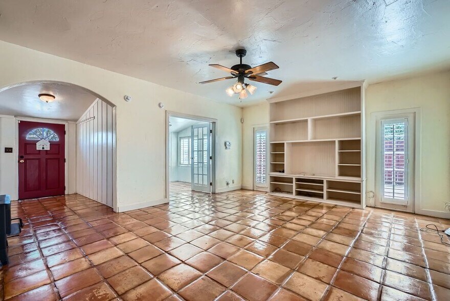 Building Photo - 536 Avenue L