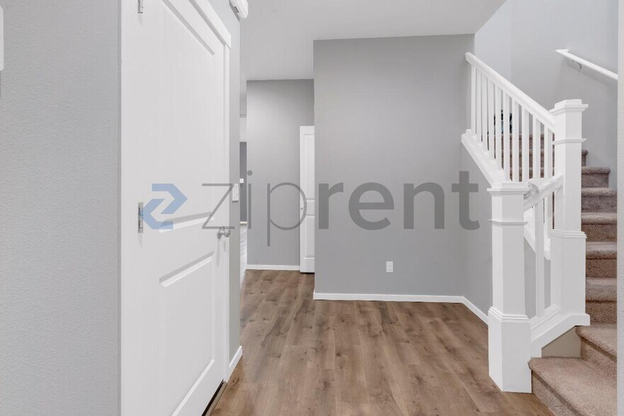 Building Photo - 15723 SW Thrush Ln