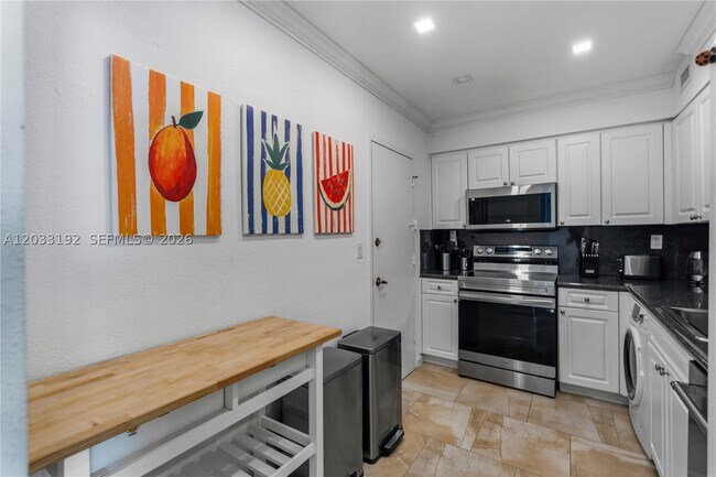 Building Photo - 2501 S Ocean Dr