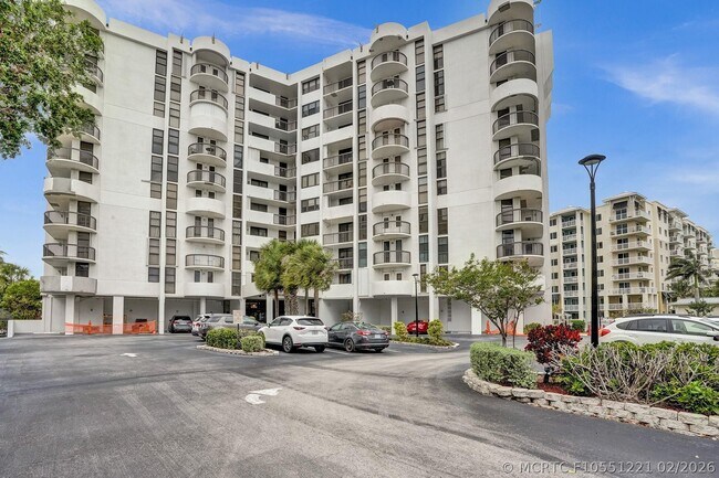 Building Photo - 1361 S Ocean Blvd