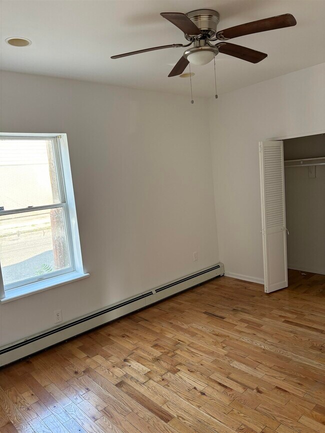 Building Photo - 178 Orient St
