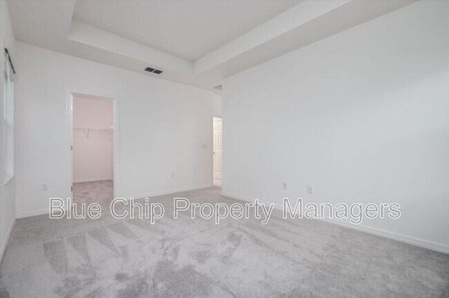Building Photo - 34200 Cinder Wy
