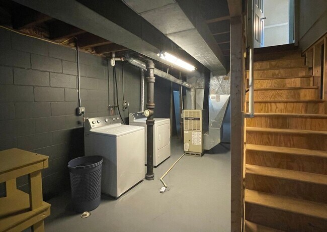 Building Photo - 1503 Bunn St