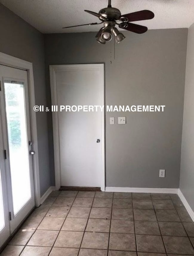 Building Photo - 2001 W 85th Terrace