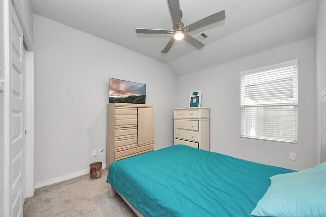 Building Photo - 2643 Oakleaf Ash Ln