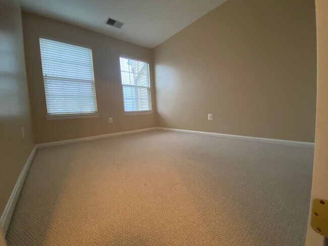 Building Photo - 1638 Benoli Ct