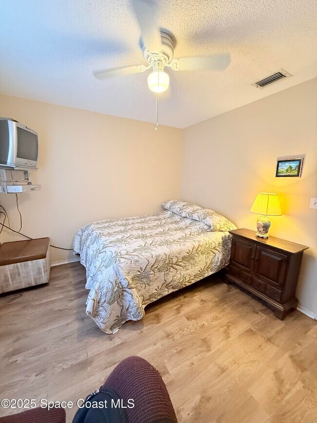 Building Photo - 106 Delvalle St
