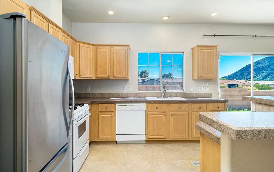 Building Photo - 15780 Coral St