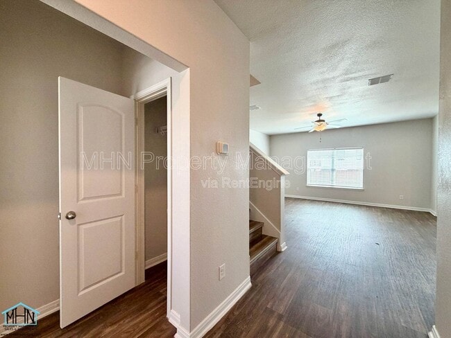 Building Photo - 10950 Chippewa Trce