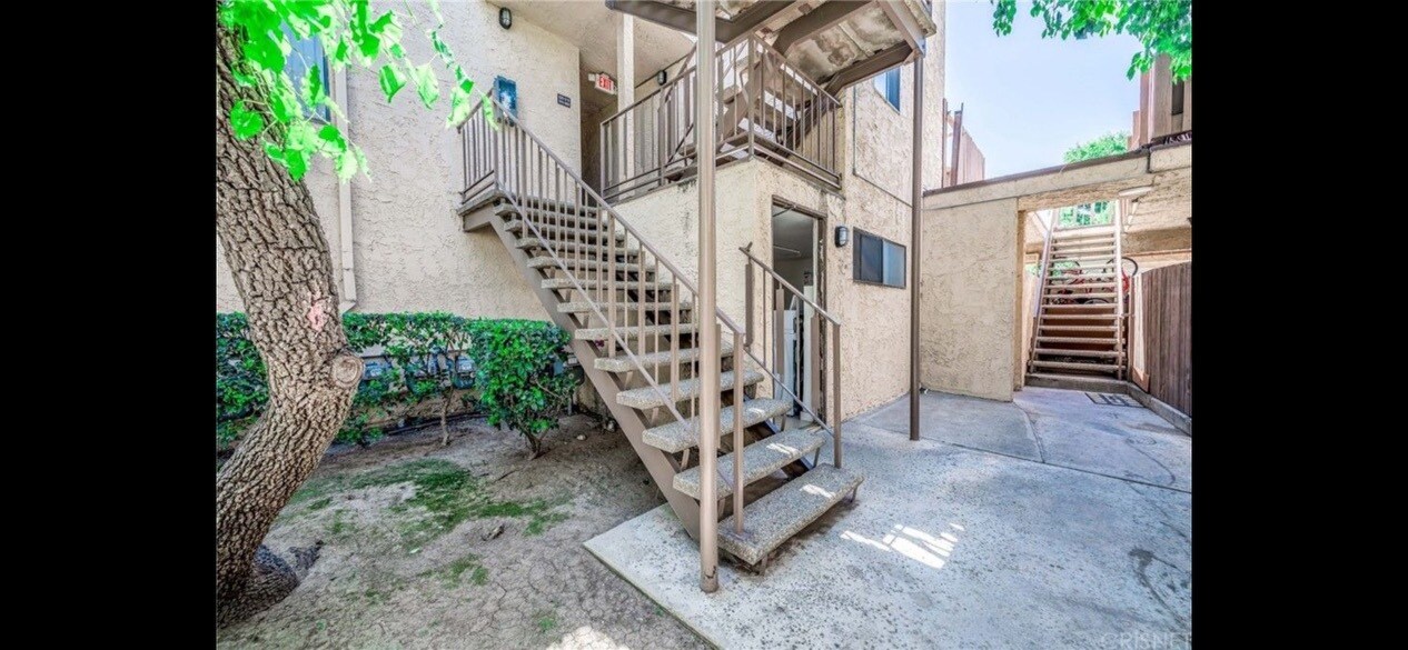 Building Photo - 17900 Sherman Way