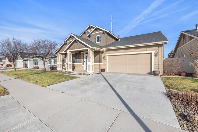 Building Photo - 5344 W Los Flores St