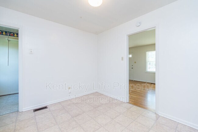 Building Photo - 104 Greenbriar Rd