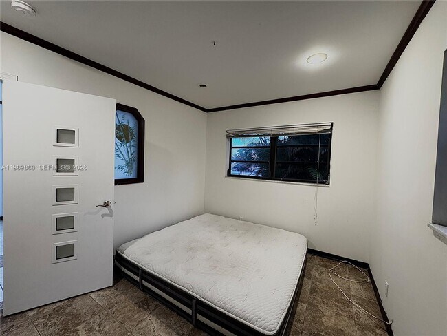 Building Photo - 3911 Farragut St