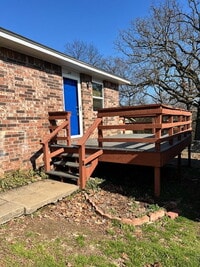 Building Photo - Ask us about our Move-in Special!!! 

Charming 2-Bedroom Duplex Retreat on Buena Vista Avenue, Va...