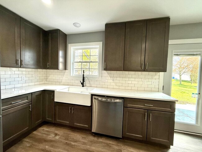 Building Photo - 9465 Santa Clara Cir