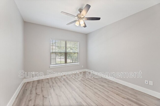 Building Photo - 13609 Pinnacle Cir W