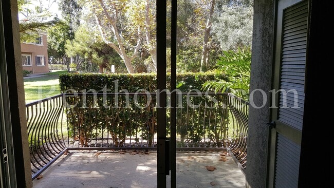 Building Photo - La Jolla, 8430 Via Mallorca #110 -Granite Counters, Community Pool and Spa, Near UCSD!