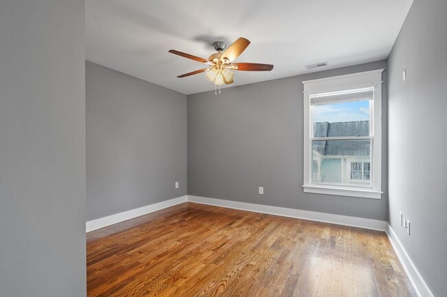 Building Photo - 904 Delmas Ave