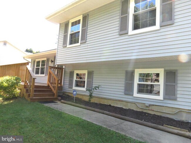 Building Photo - 1513 Wampanoag Dr