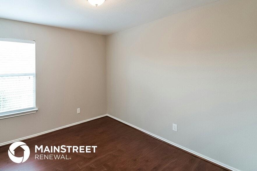 Building Photo - 3 Basin Elm