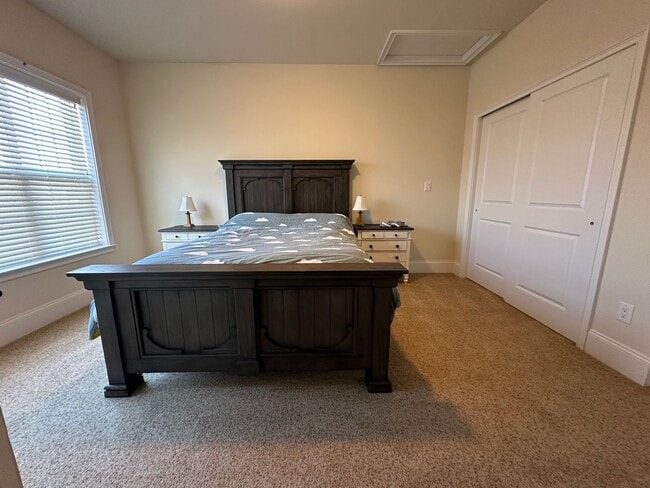 Building Photo - 124 Odyssey Dr