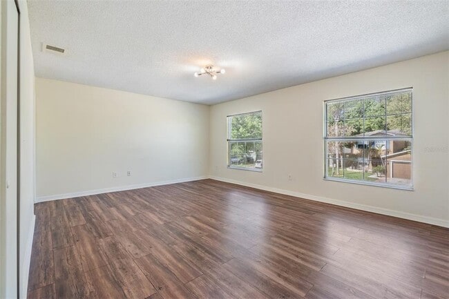 Building Photo - 2118 Ashley Lakes Dr