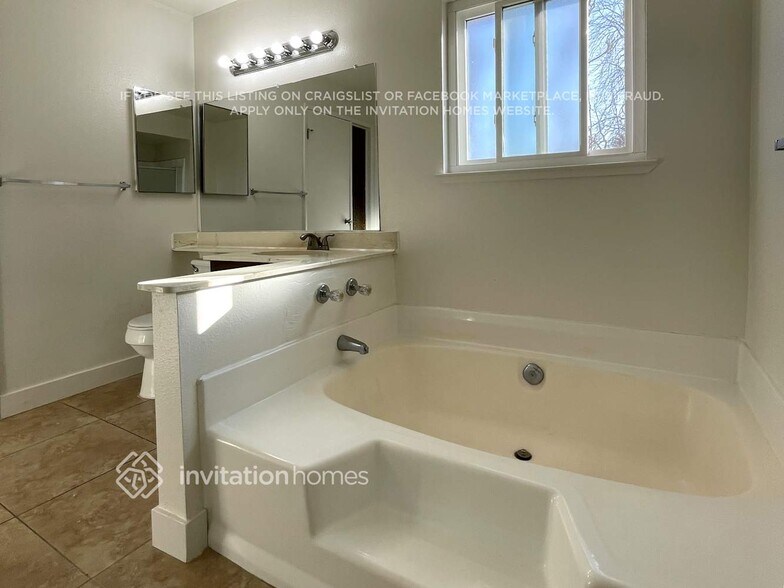 Building Photo - 7449 Palmer House Dr