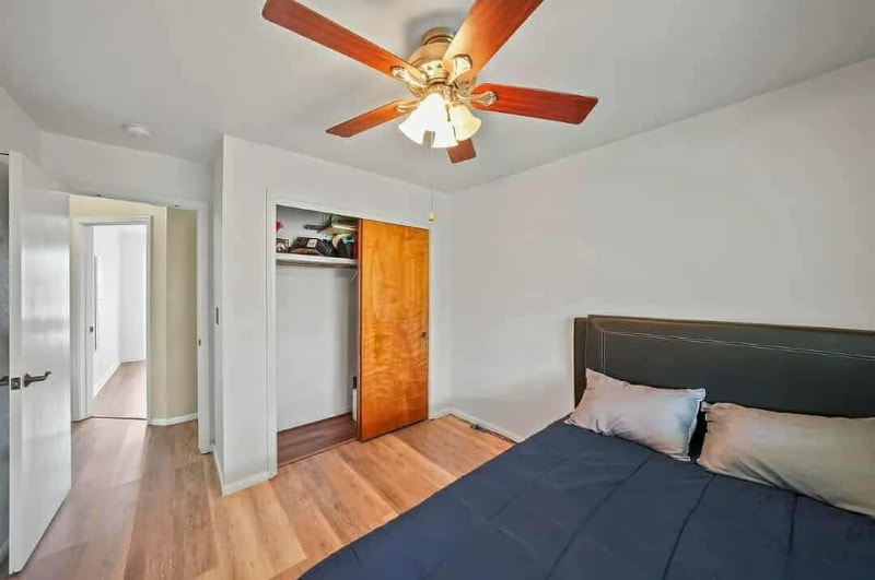 Building Photo - 2336 W Roby Ave