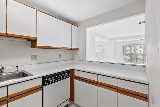 Building Photo - 1 Watermill Pl