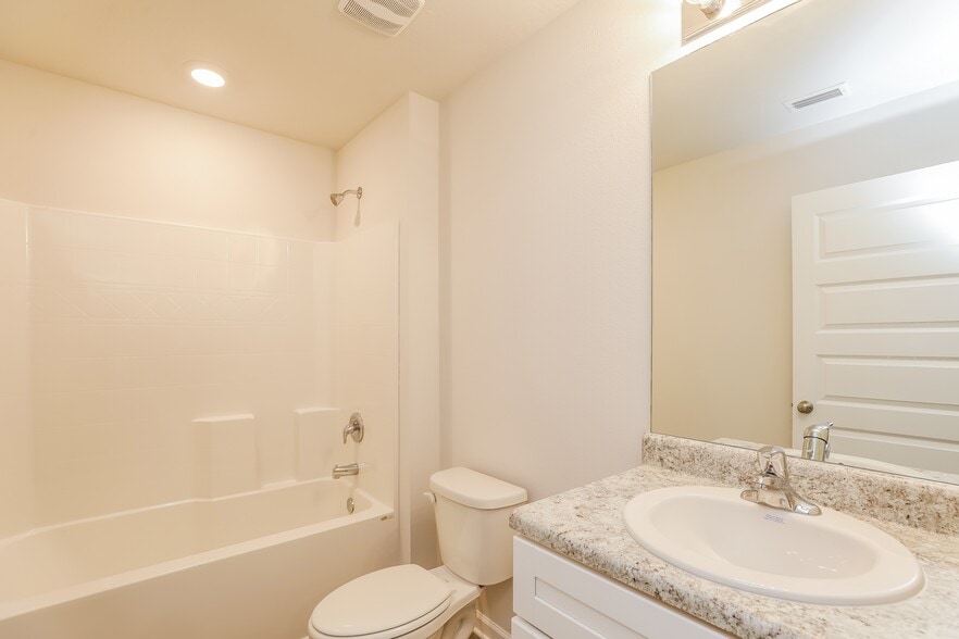 Building Photo - 5812 Tiagra Dr