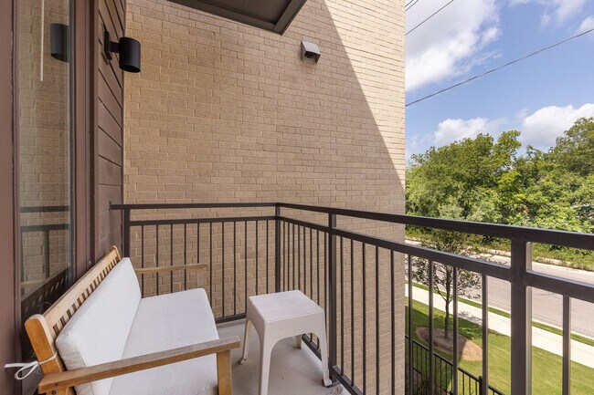 Building Photo - 10820 S I-35 Frontage Rd