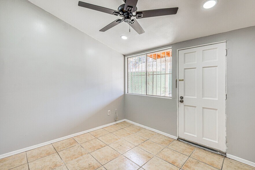 Building Photo - 1123 N El Paso St