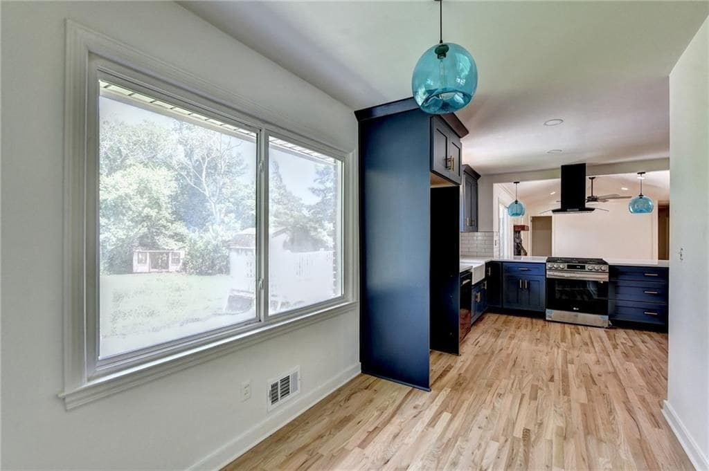 Building Photo - 6085 Glenridge Dr