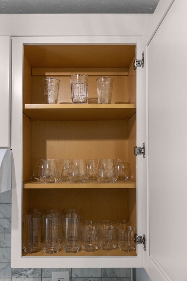 Building Photo - 120 4th Ave N