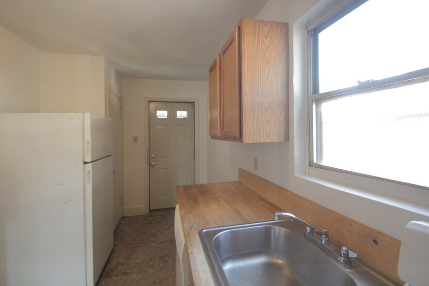 Building Photo - 415 Franklin Ave