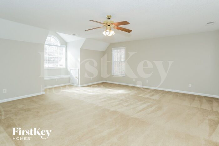 Building Photo - 205 Crown Oaks Ct