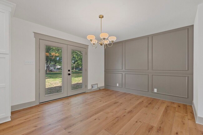 Building Photo - 460 Hilltop Trail
